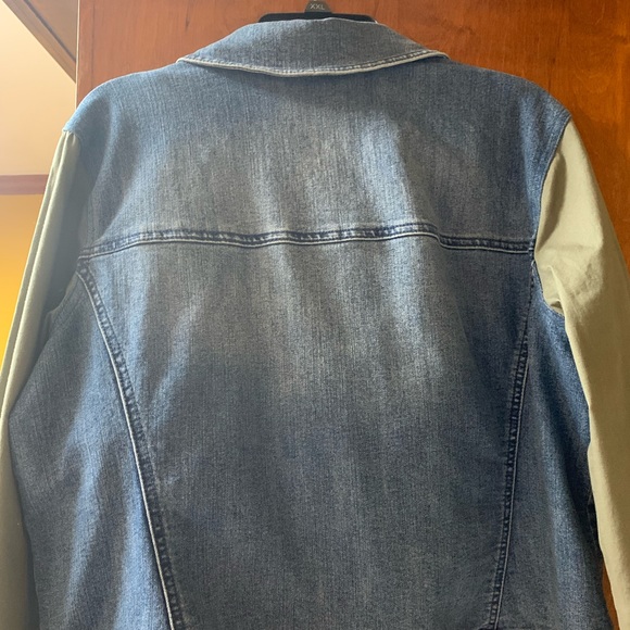 Women’s Jean Jacket - Picture 2 of 5
